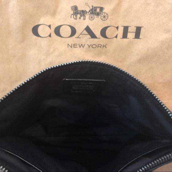 NWT Authentic Coach Carryall Pouch - Picture 3 of 6